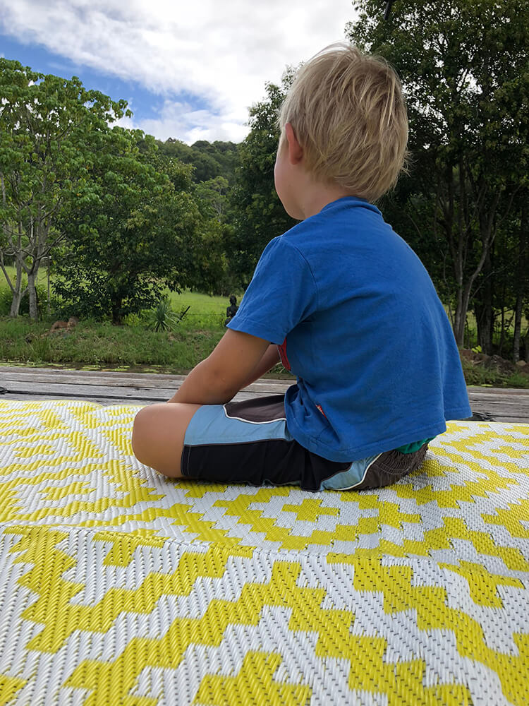 Recycled Plastic Outdoor Rugs in Diamond Yellow White