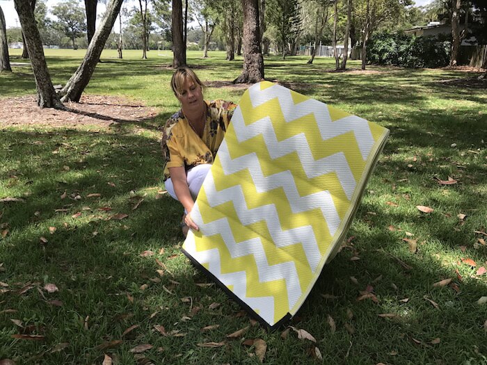 how to fold a rectangle picnic mat