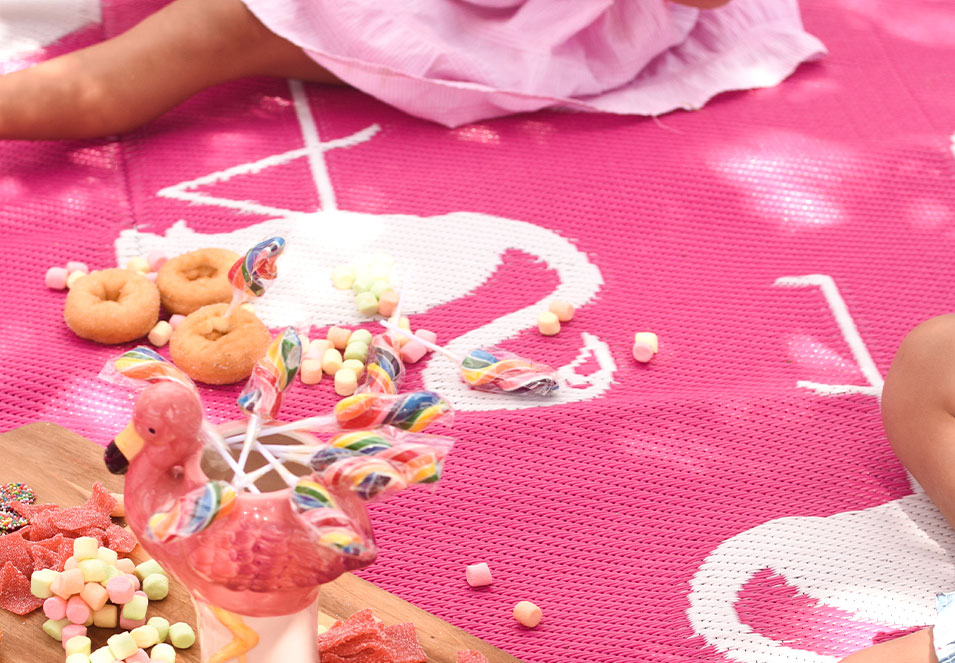 Kids Parties or picnics was never so easy to clean up after!