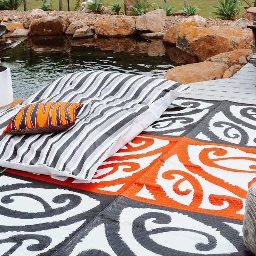 Mangopare Mat 1.8m x 2.7m - Red/Black/White