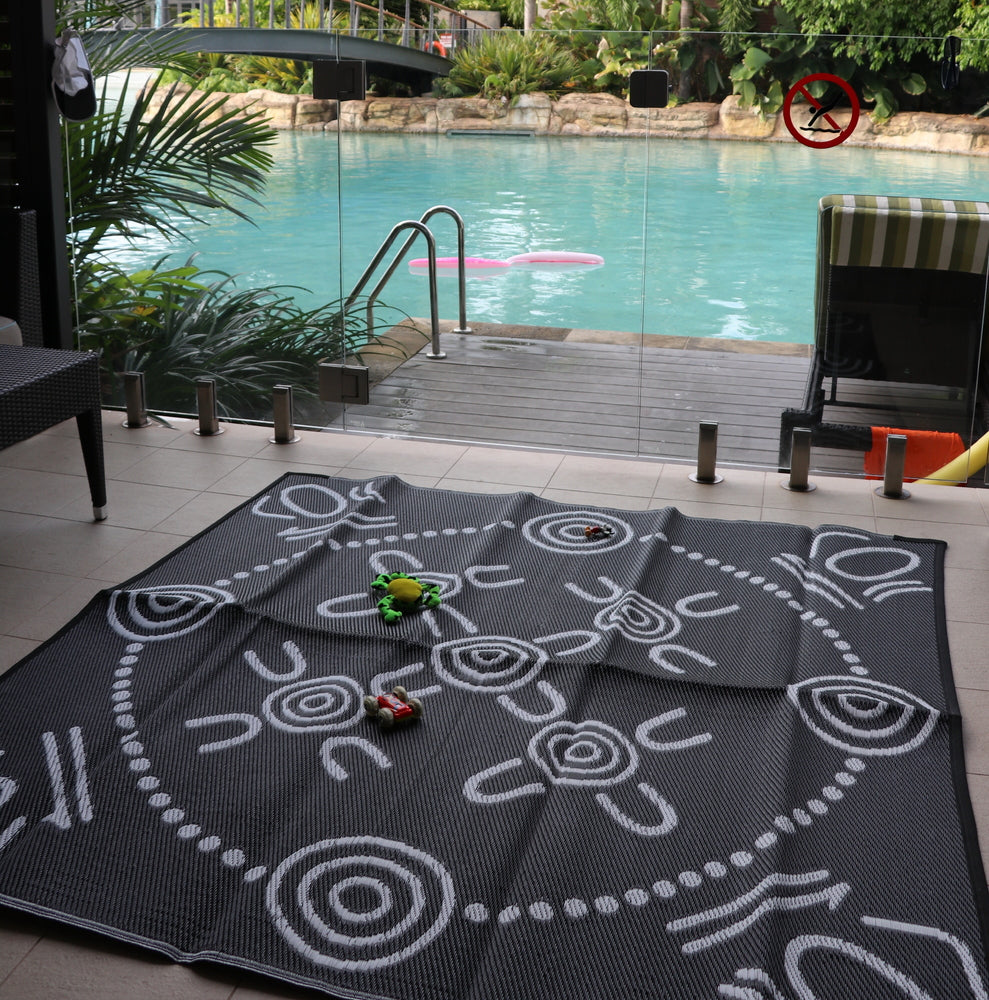 Gatherings Mat 1.8m x 1.8m - Black/White