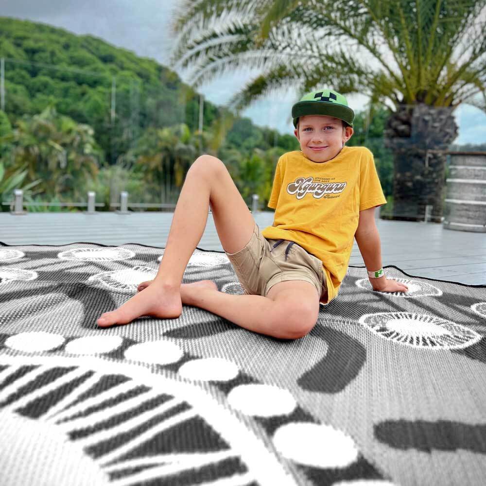 Celebration Mat 3.6m - Black/White