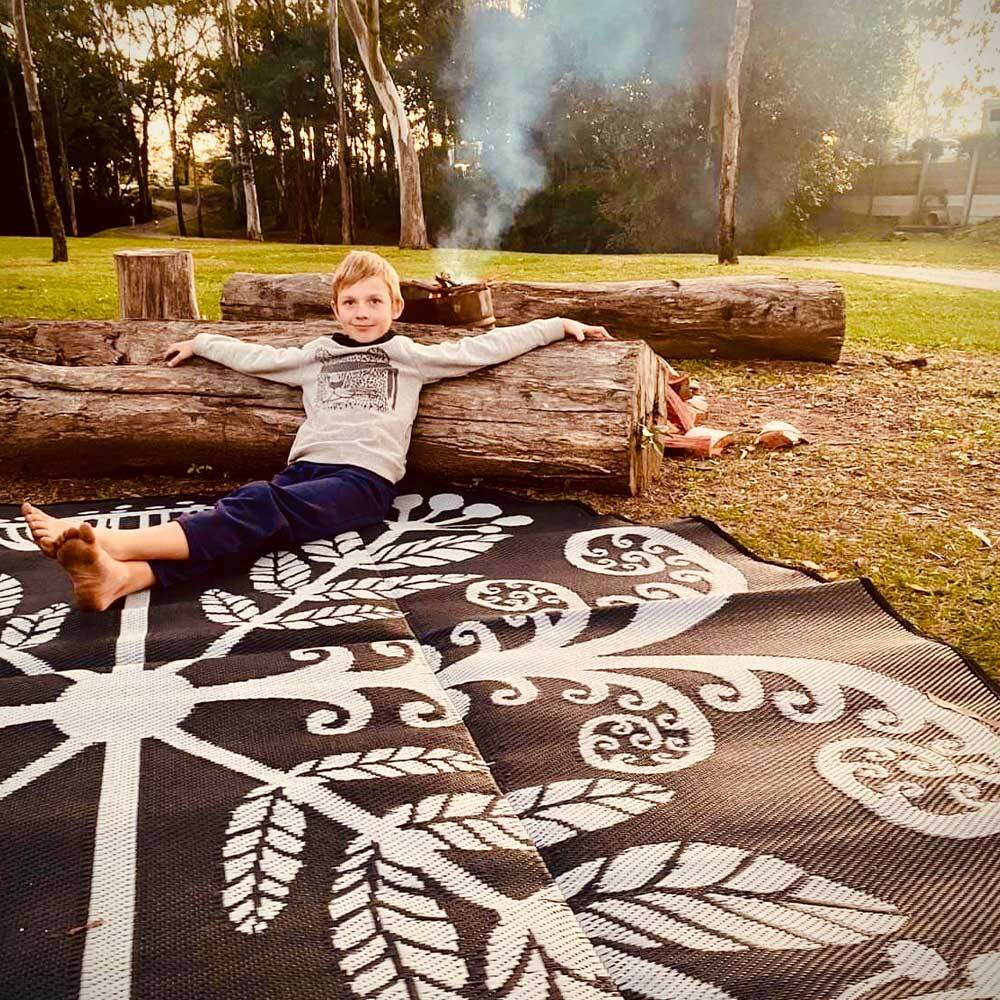 Kiwiana Mat 2.7m - Black/White